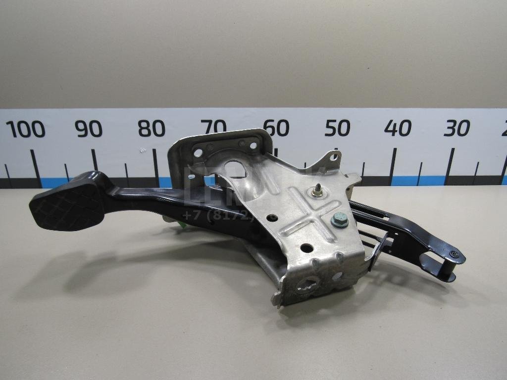 Педаль тормоза