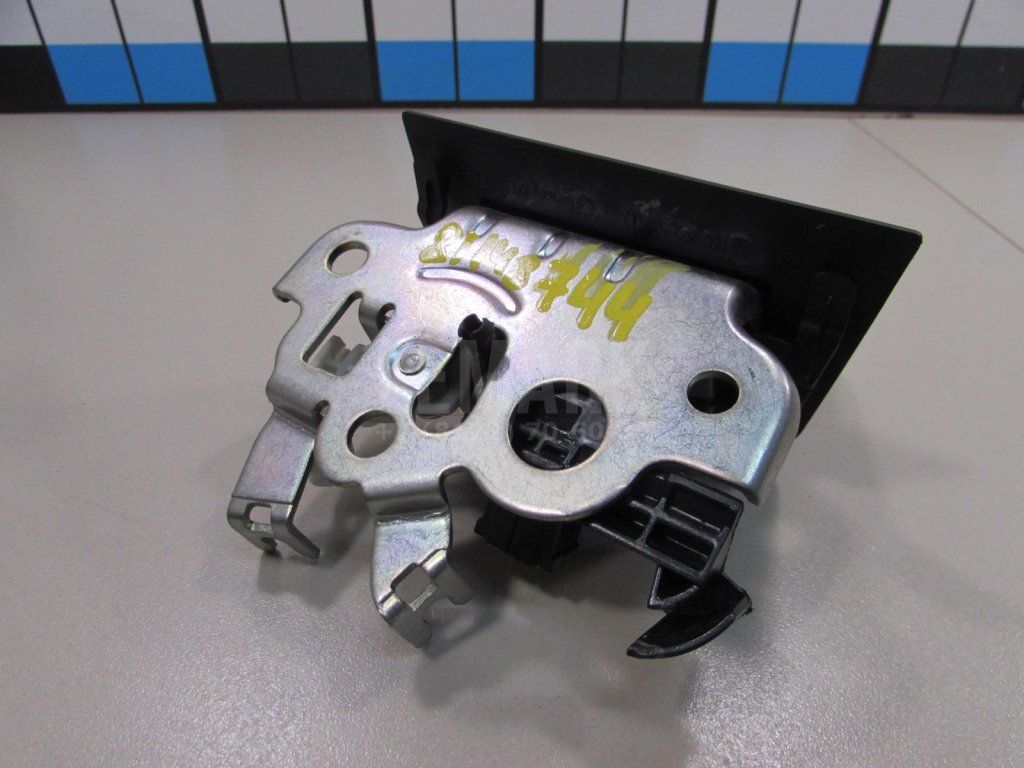 Замок багажника