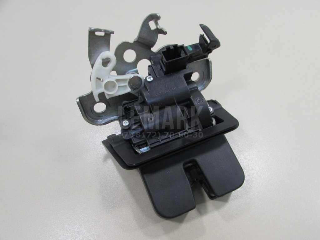 Замок багажника