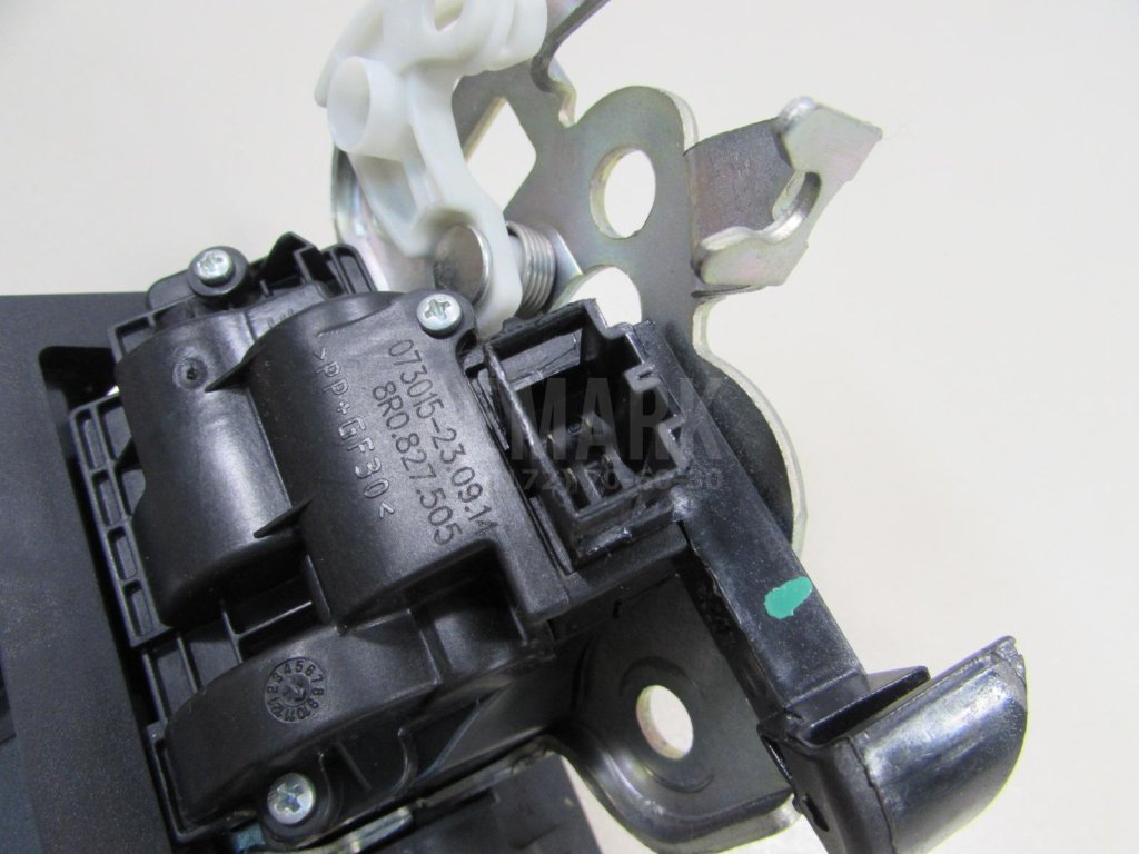 Замок багажника