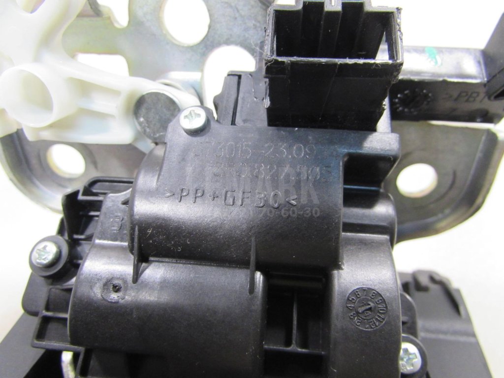 Замок багажника