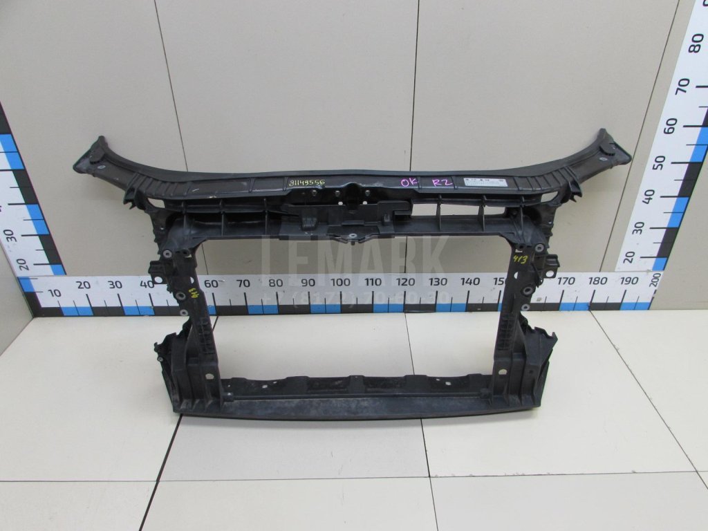 Панель передняя