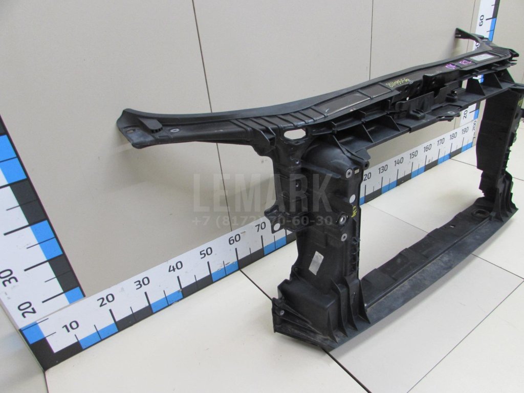 Панель передняя