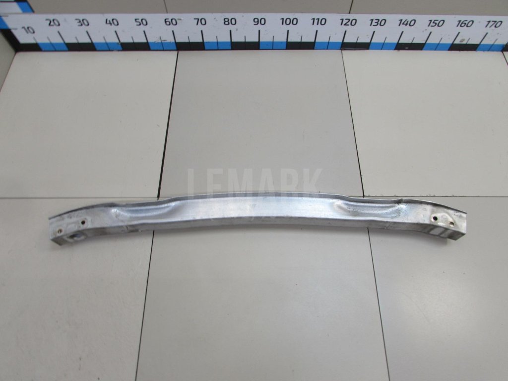 Усилитель переднего бампера