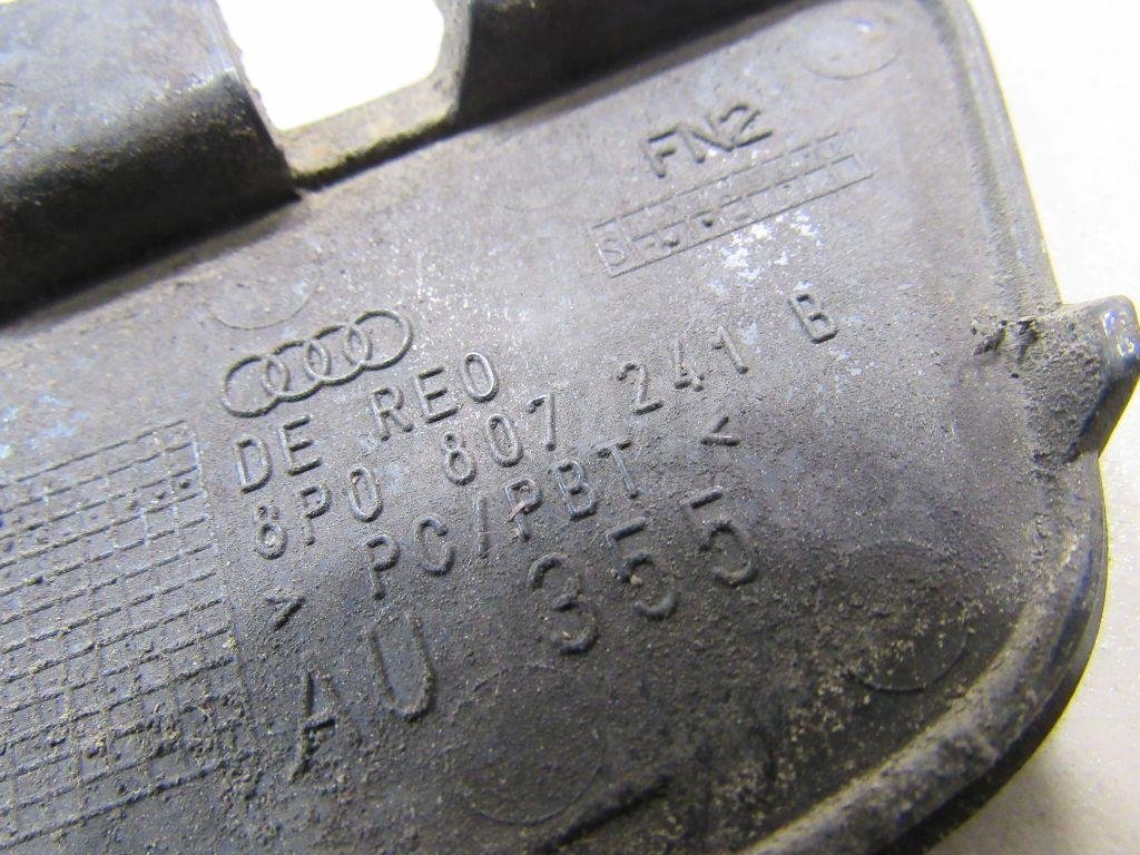 Заглушка буксировочного крюка