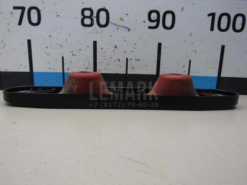 Кронштейн глушителя