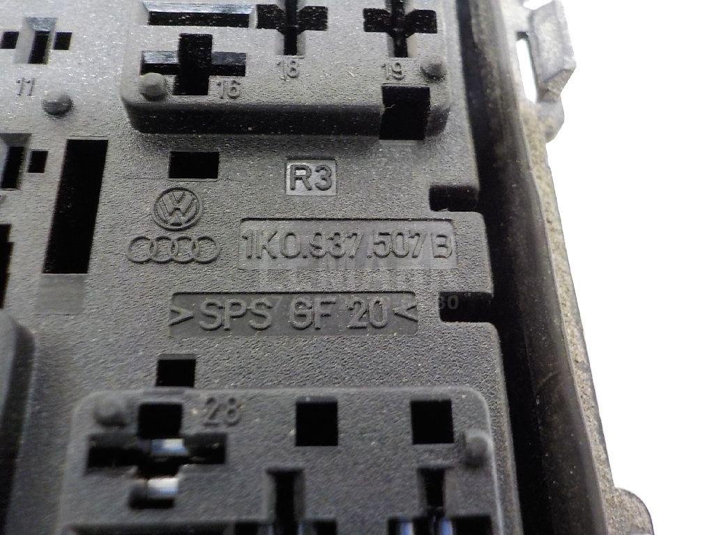 Блок предохранителей для  Audi A3 [8P1] 2003-2013