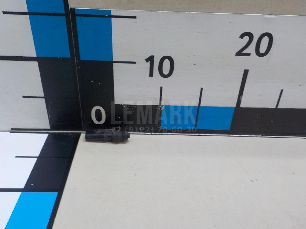 Замок лючка бензобака