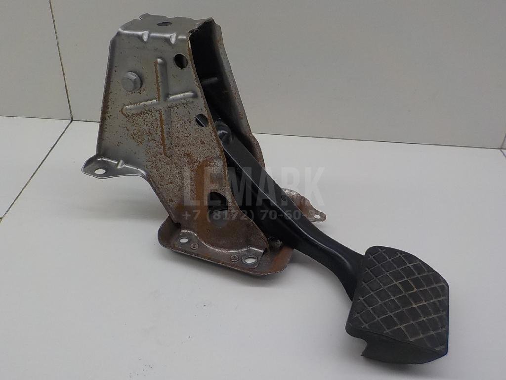 Педаль тормоза