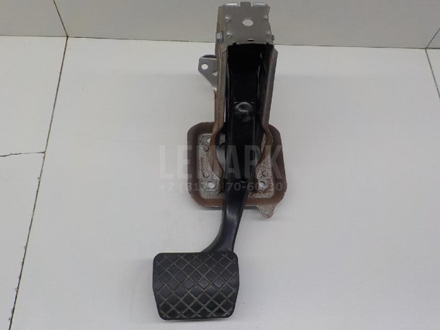 Педаль тормоза