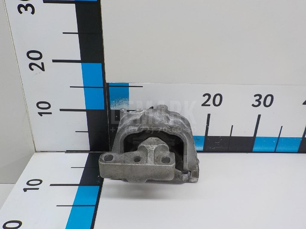 Опора двигателя правая