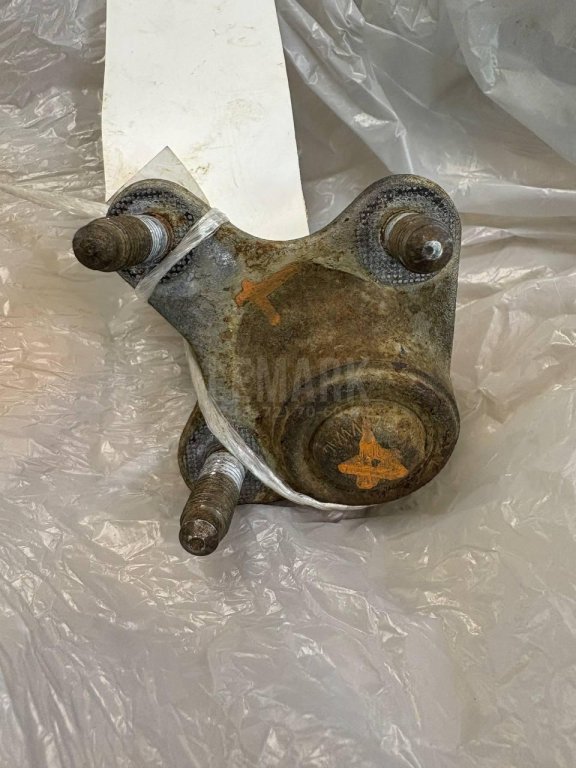 Опора шаровая правая передней подвески