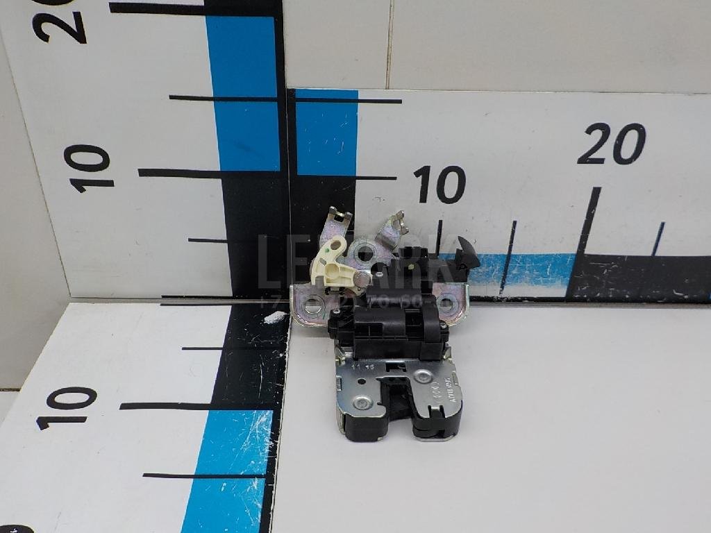 Замок багажника