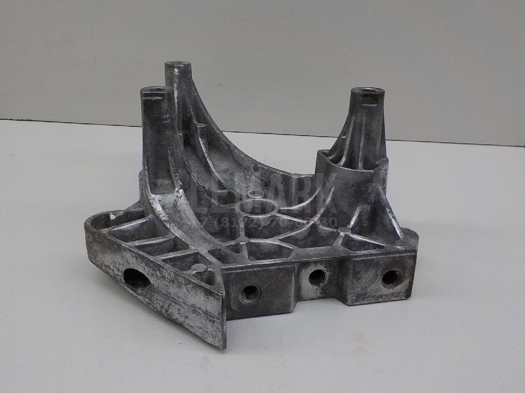 Кронштейн опоры двигателя