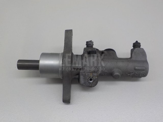 Цилиндр тормозной главный