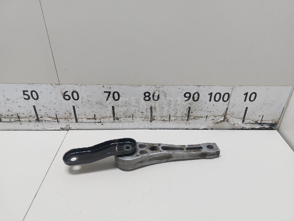 Опора двигателя задняя