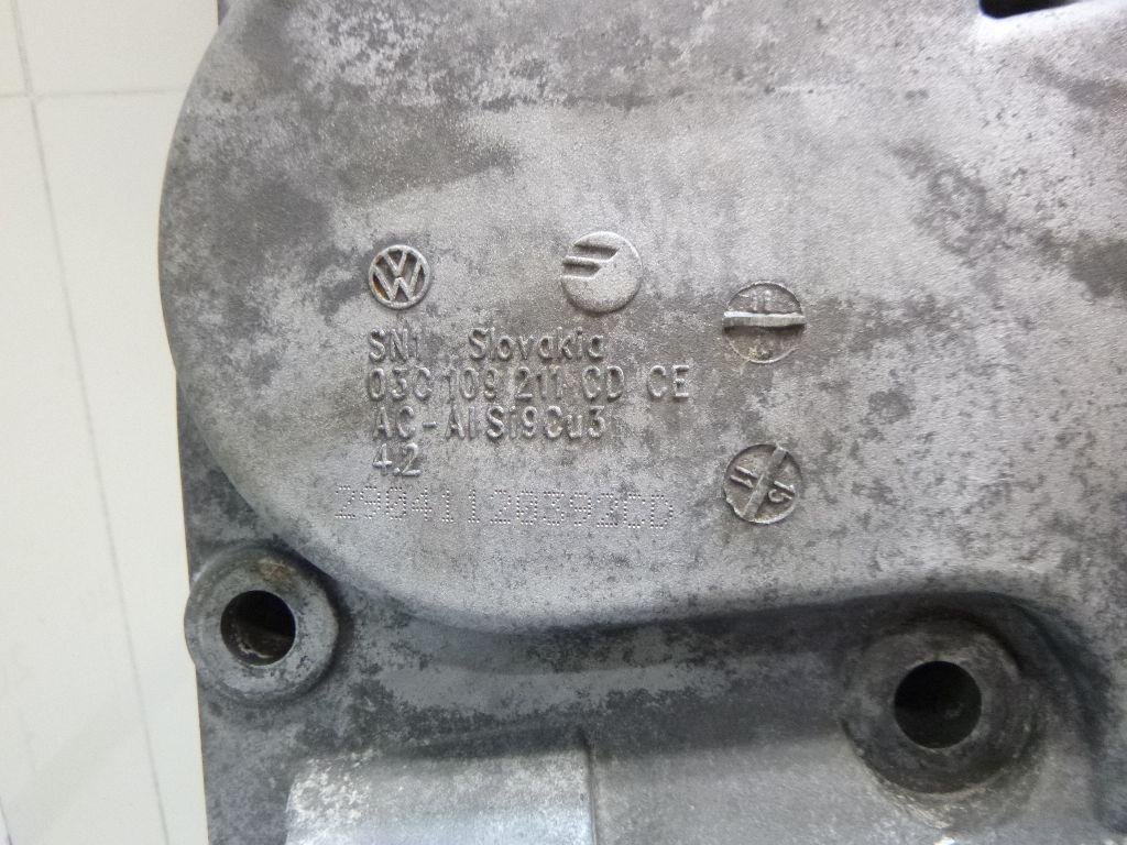 Крышка двигателя передняя