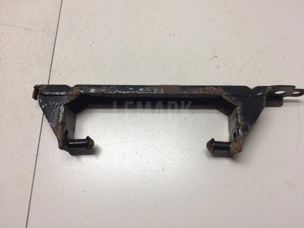 Кронштейн глушителя