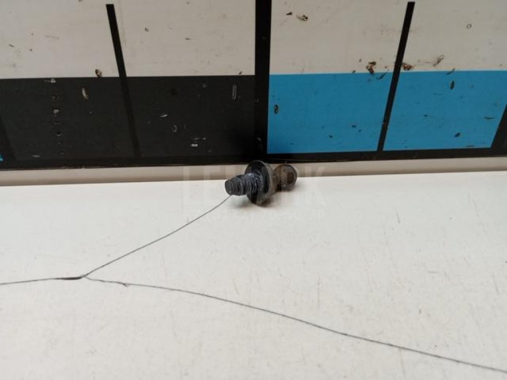 Крепеж газового упора