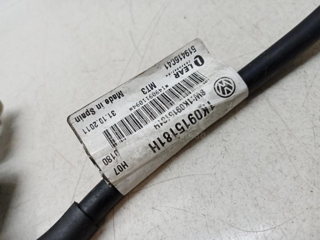 Клемма аккумулятора минус