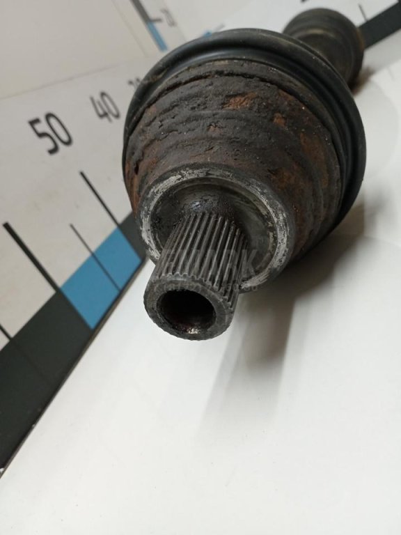 Полуось передняя левая