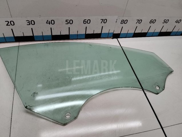 Стекло двери передней правой