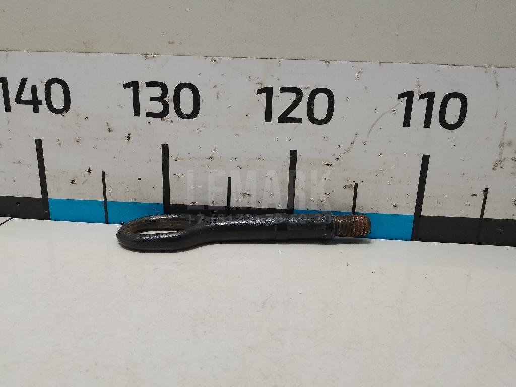 Крюк буксировочный