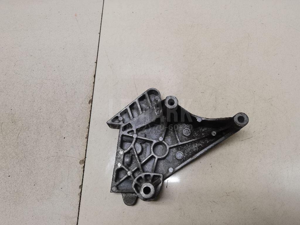 Кронштейн опоры двигателя