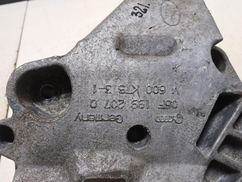 Кронштейн опоры двигателя