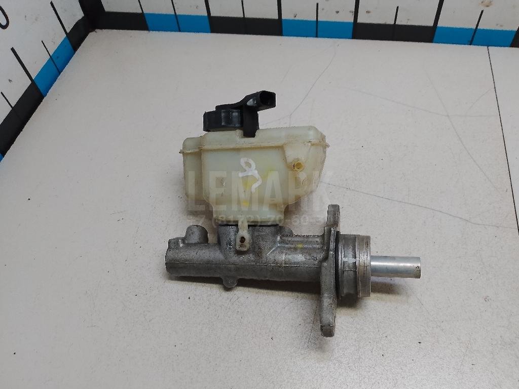 Цилиндр тормозной главный