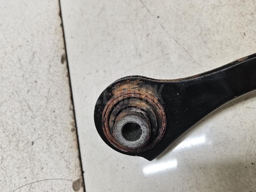 Тяга задняя поперечная