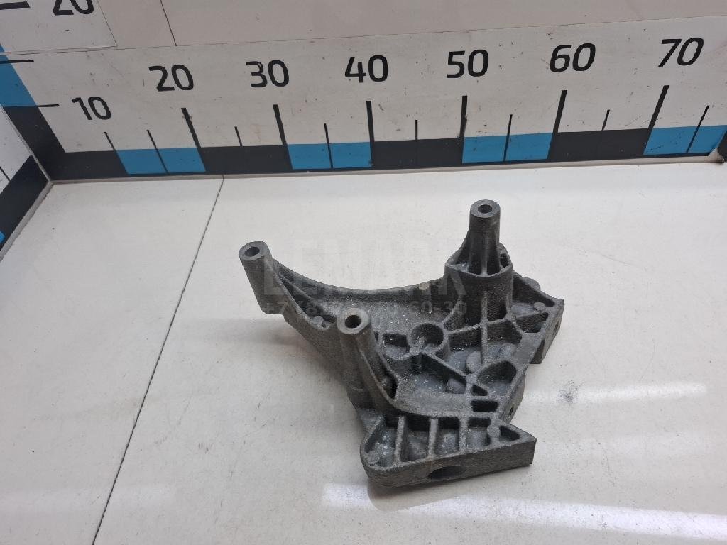 Кронштейн опоры двигателя