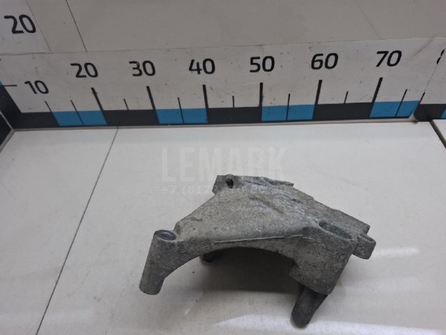 Кронштейн опоры двигателя