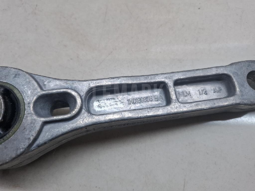 Опора двигателя задняя