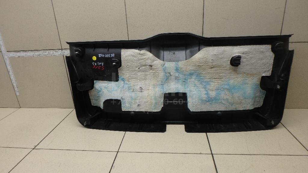 Обшивка двери багажника