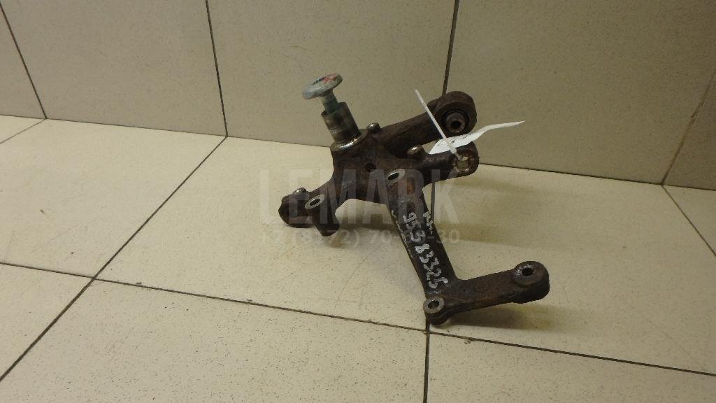 Кулак поворотный задний левый