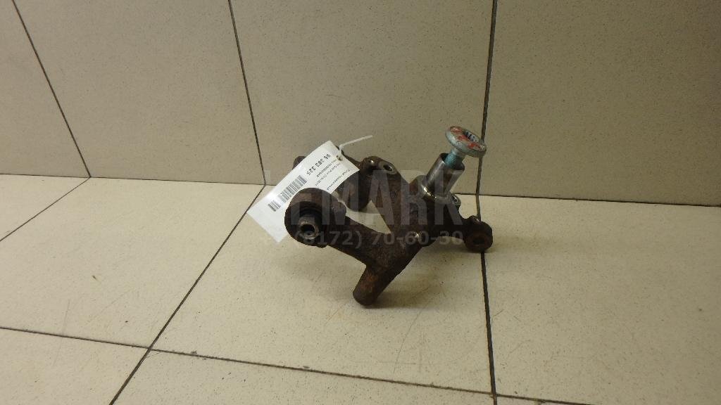 Кулак поворотный задний левый