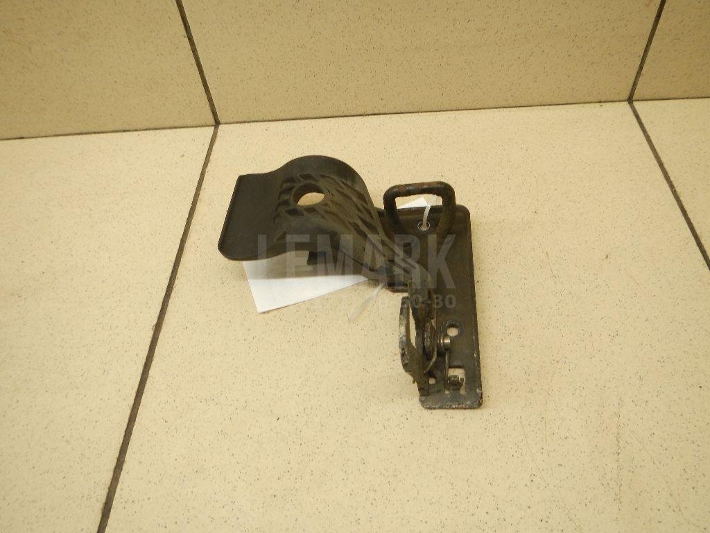 Крючок капота