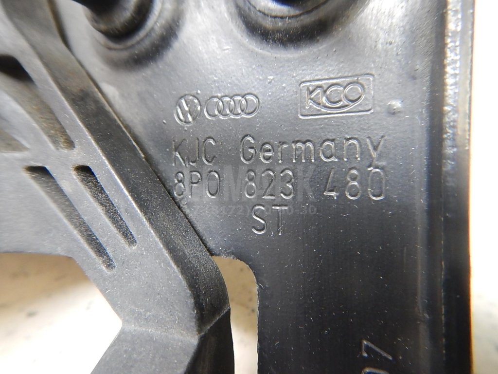 Крючок капота