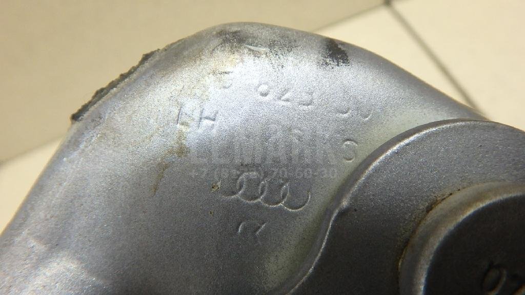 Петля капота левая