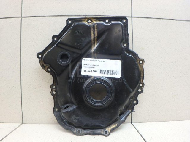 Крышка двигателя передняя