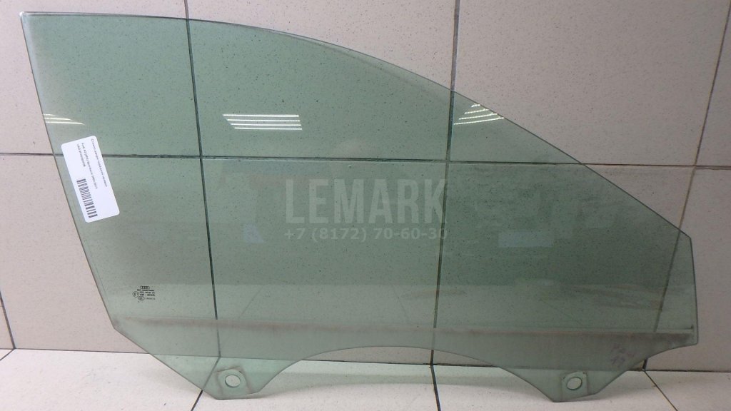 Стекло двери передней правой