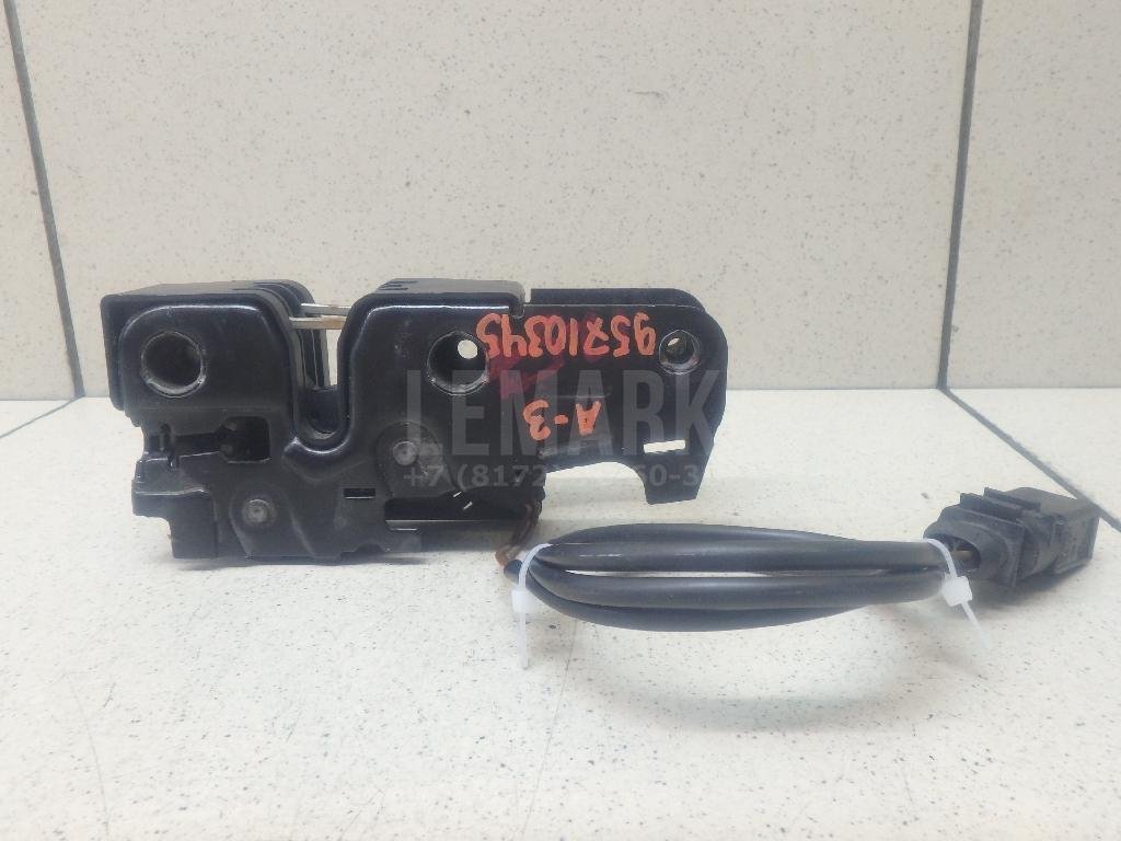 Замок капота