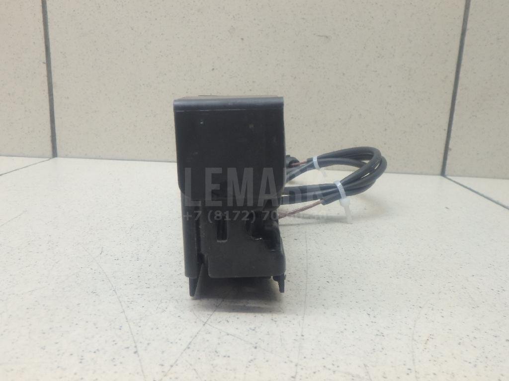 Замок капота