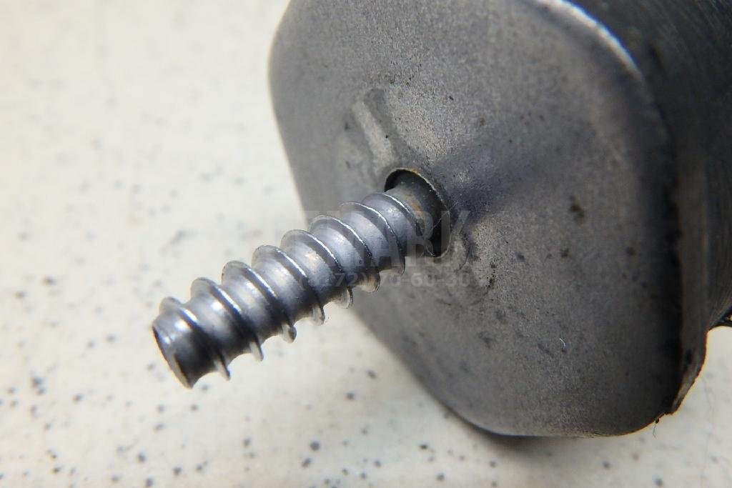 Болт впускного коллектора