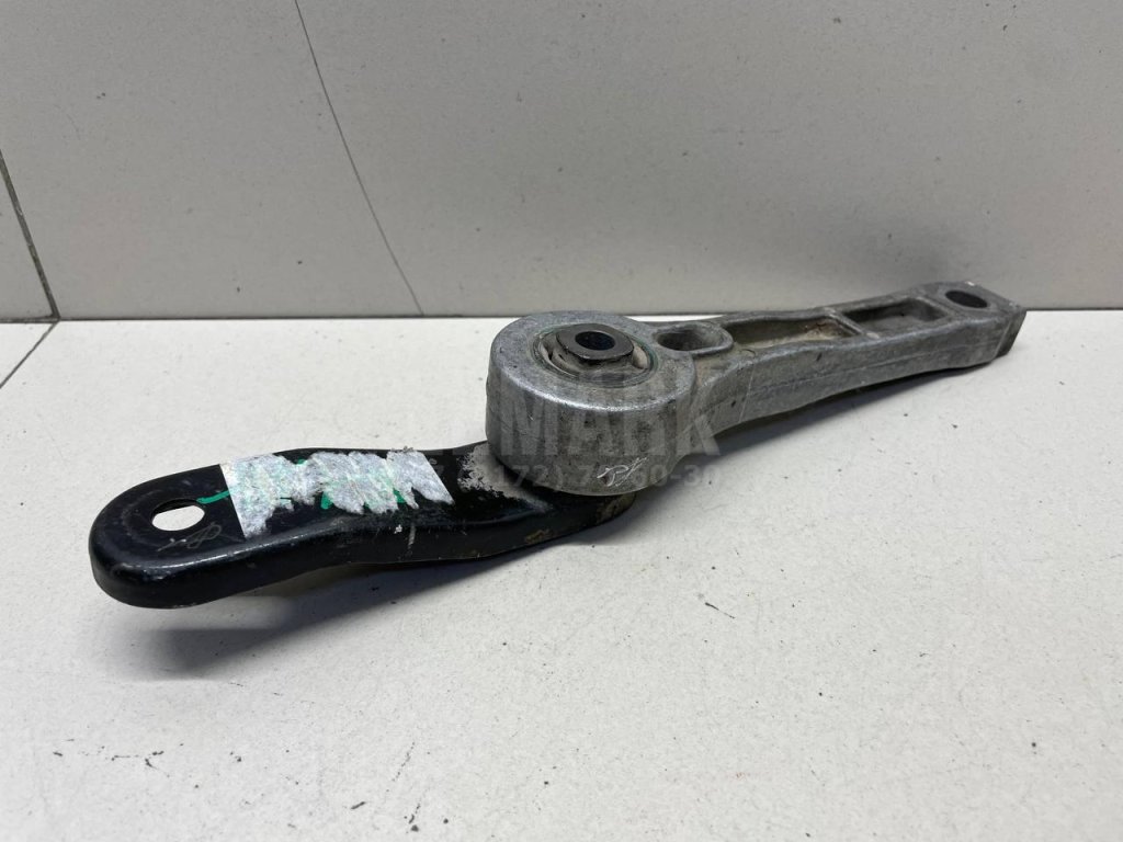 Опора двигателя задняя