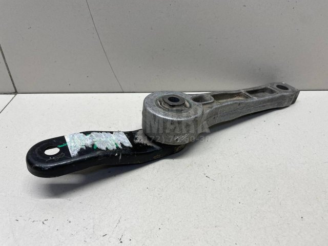 Опора двигателя задняя