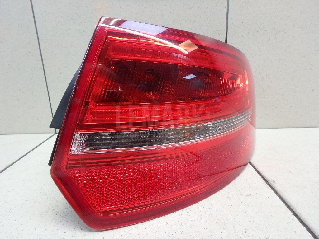 Фонарь задний наружный правый