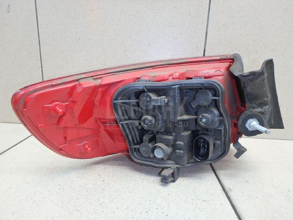Фонарь задний наружный правый