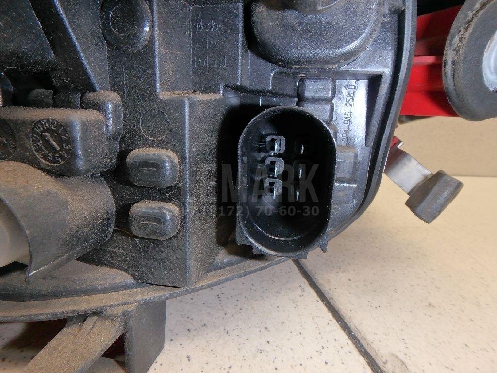 Фонарь задний наружный правый